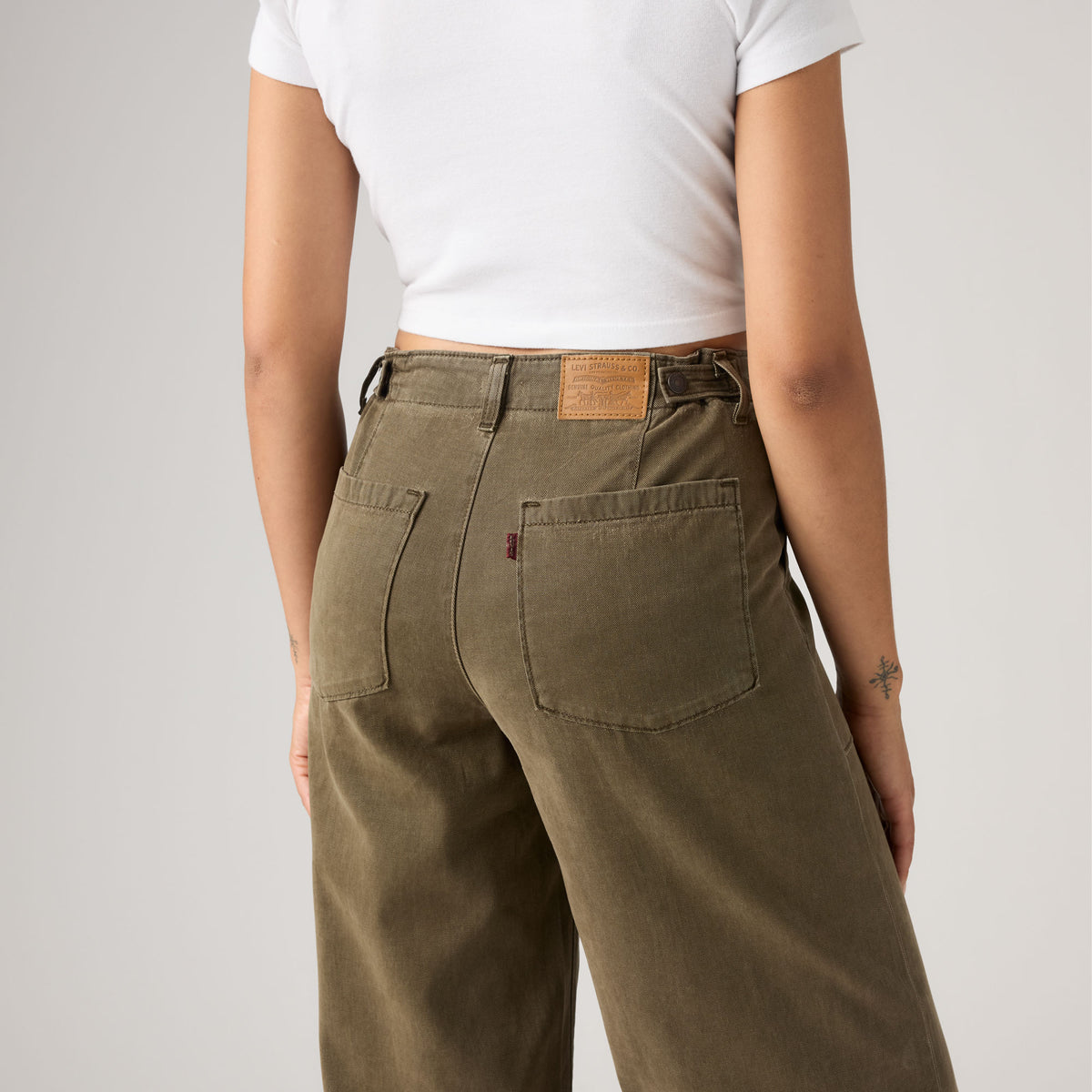 LEVI'S® WOMEN'S CINCH WIDE-LEG FATIGUE PANTS - GREY