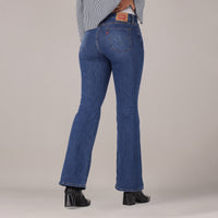 LEVI'S® WOMEN'S CURVY FLARE  - MED INDIGO - WORN IN