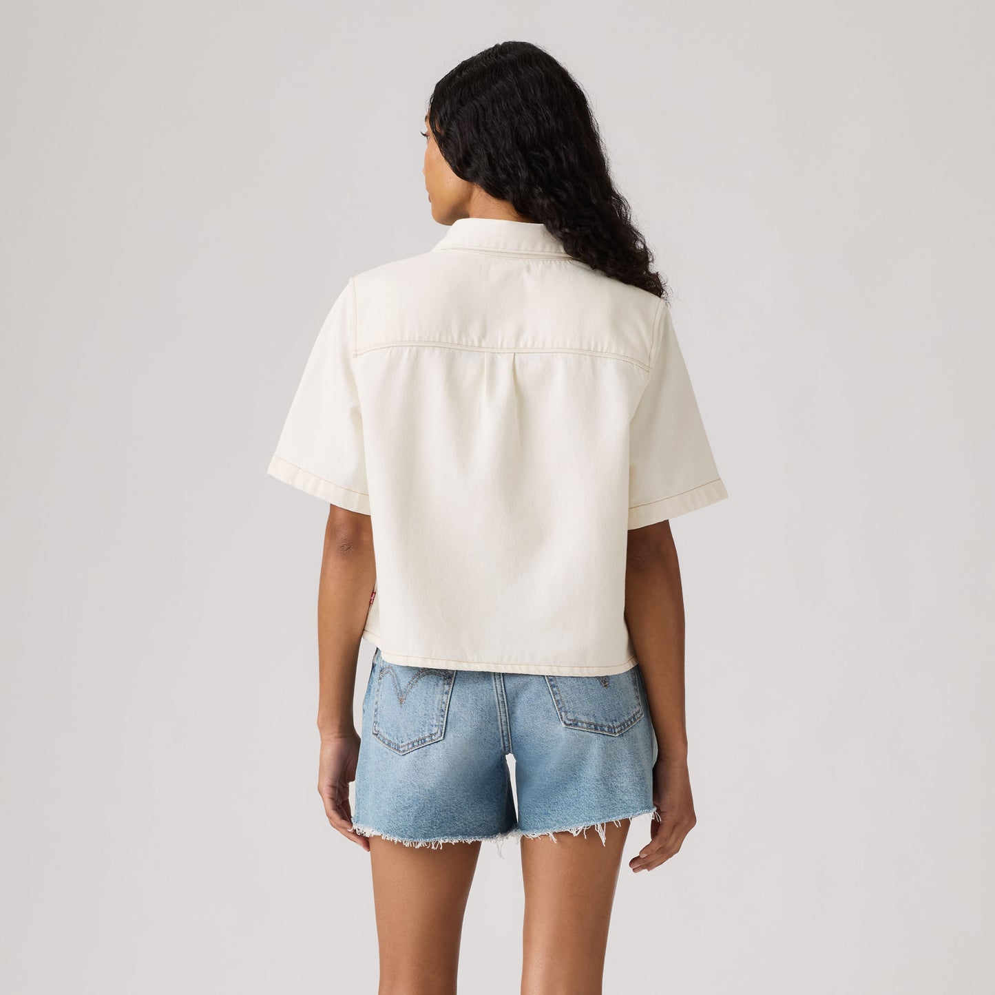 LEVI'S® WOMEN'S LOGAN SHORT-SLEEVE DENIM SHIRT - WHITE