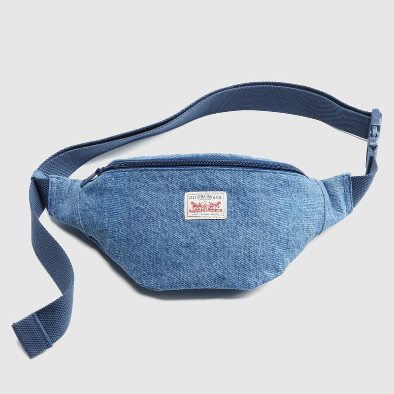 LEVI'S® MEN'S DUBOCE SLING BAG - BLUE