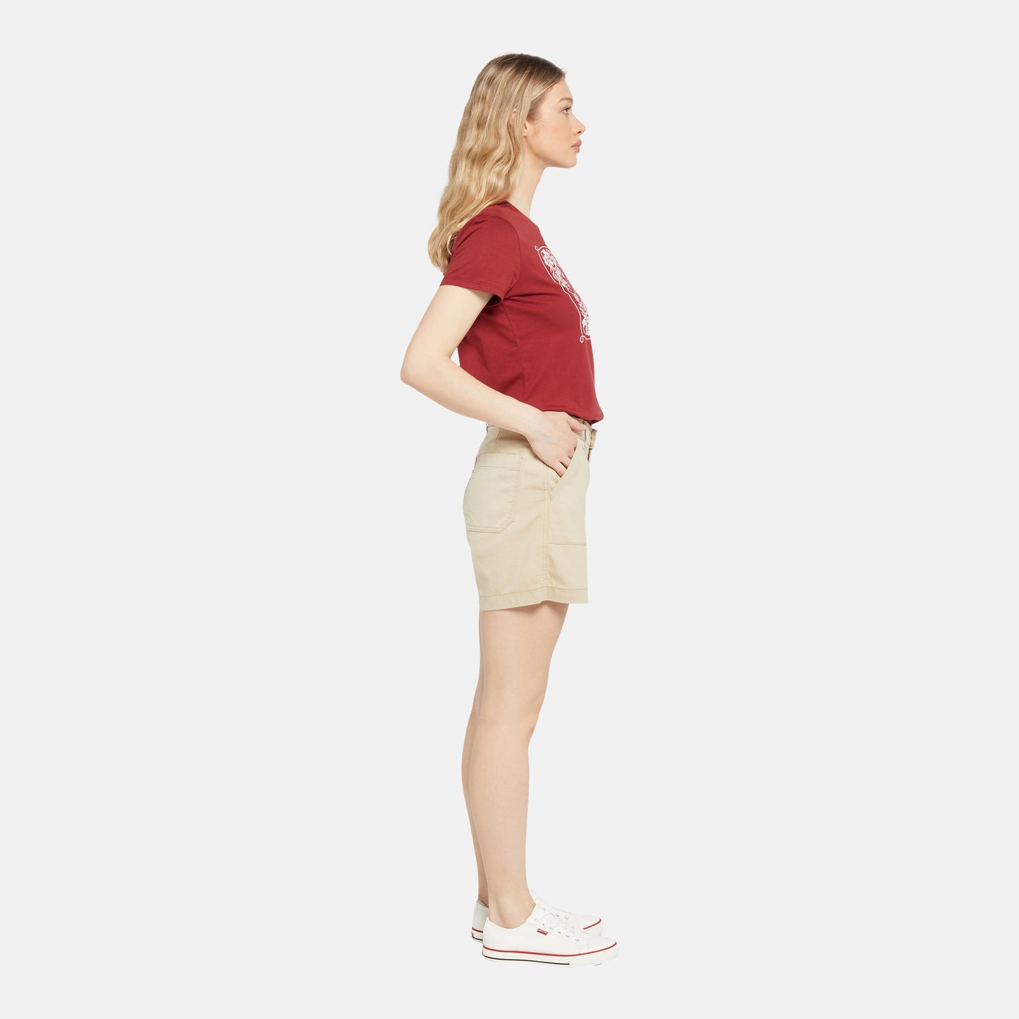 LEVI’S® WOMEN’S UTILITY SHORTS - TAN
