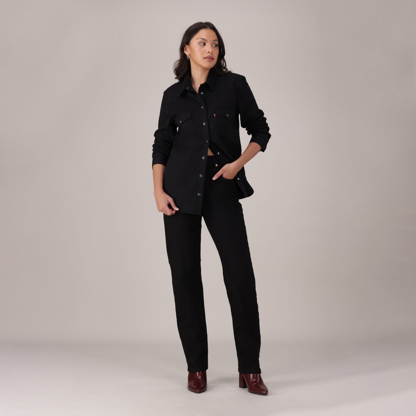 LEVI'S® WOMEN'S 501® ORIGINAL JEANS - MED INDIGO - WORN IN