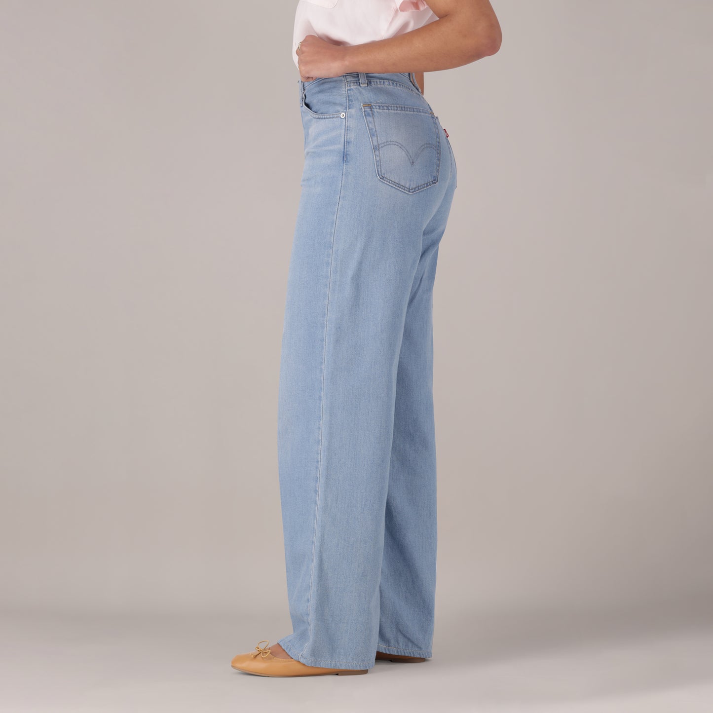 LEVI'S® WOMEN'S CINCH BAGGY JEANS - LIGHT INDIGO - WORN IN
