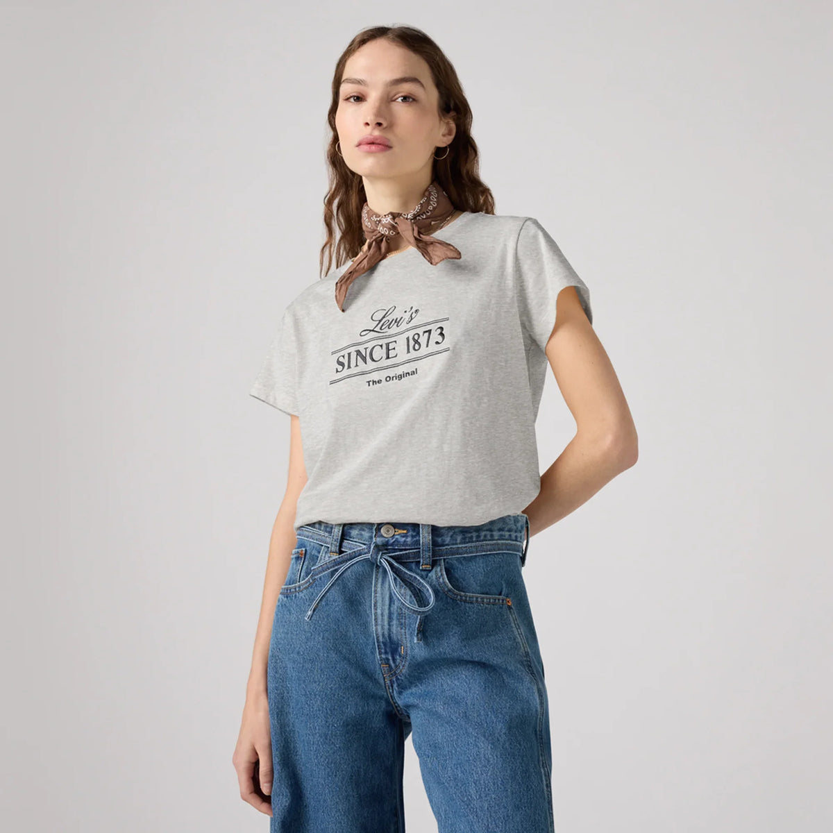 Kempa Damen Graphic T-Shirt – Taillierter Schnitt, 95% Baumwolle | Rundhals Mit Kontrastkragen, Druck Vorne & Hinten