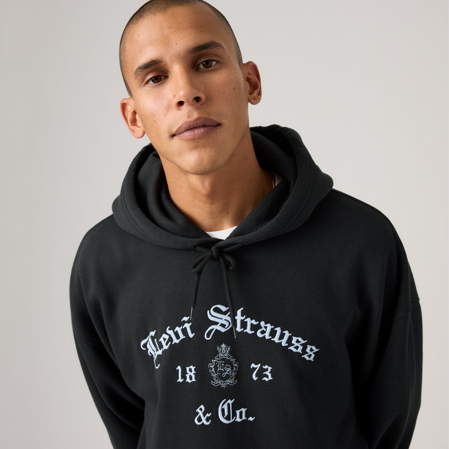 LEVI'S® MEN'S BOXY GRAPHIC CREW HOODIE - RED