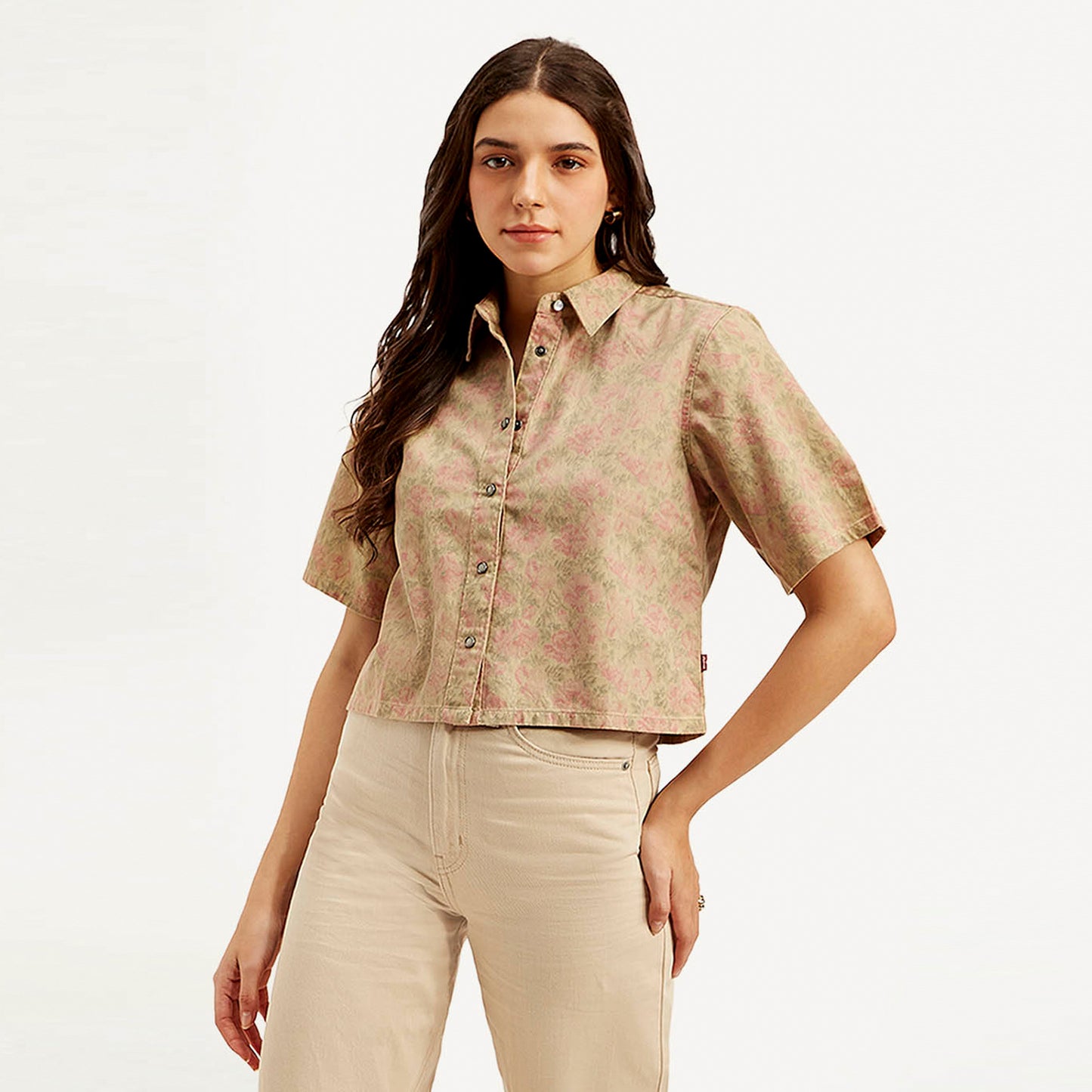 LEVI’S® WOMEN'S FLORAL SPREAD COLLAR SHIRT - TAN