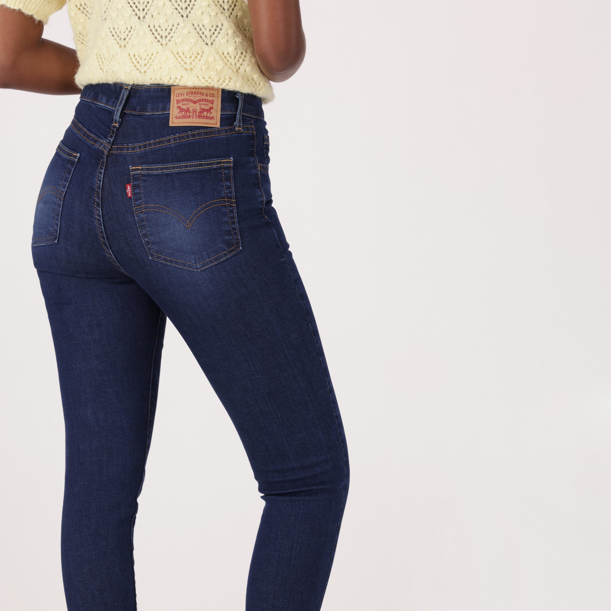 LEVI'S® WOMEN'S 720 HIGH-RISE SUPER SKINNY JEANS - MED INDIGO - FLAT FINISH