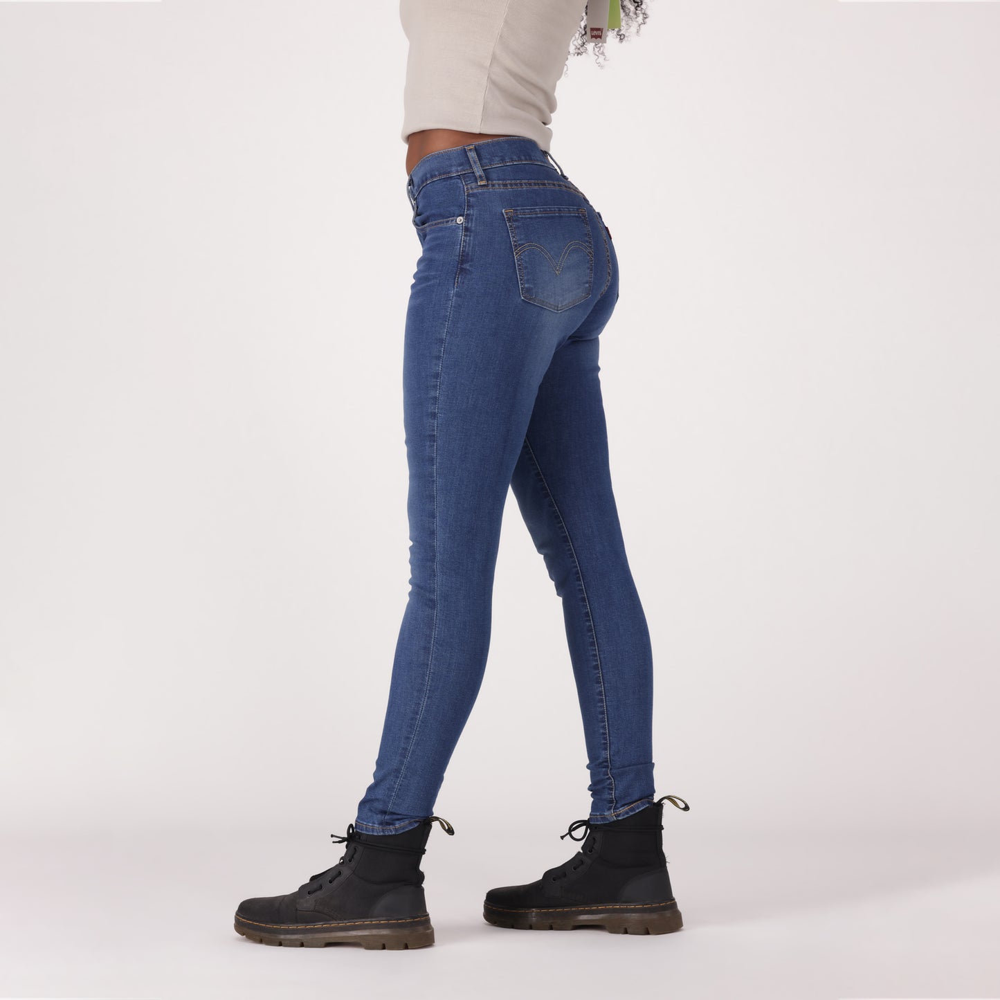 LEVI'S® WOMEN'S CURVY HIGH-RISE SUPER SKINNY  - MED INDIGO - WORN IN