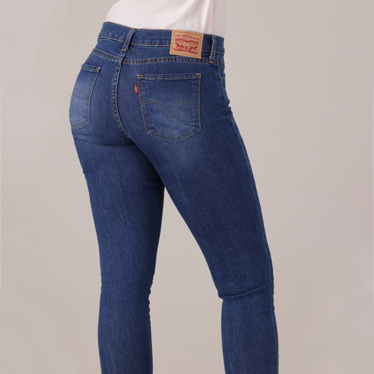LEVI'S® WOMEN'S CURVY SKINNY  - MED INDIGO - WORN IN