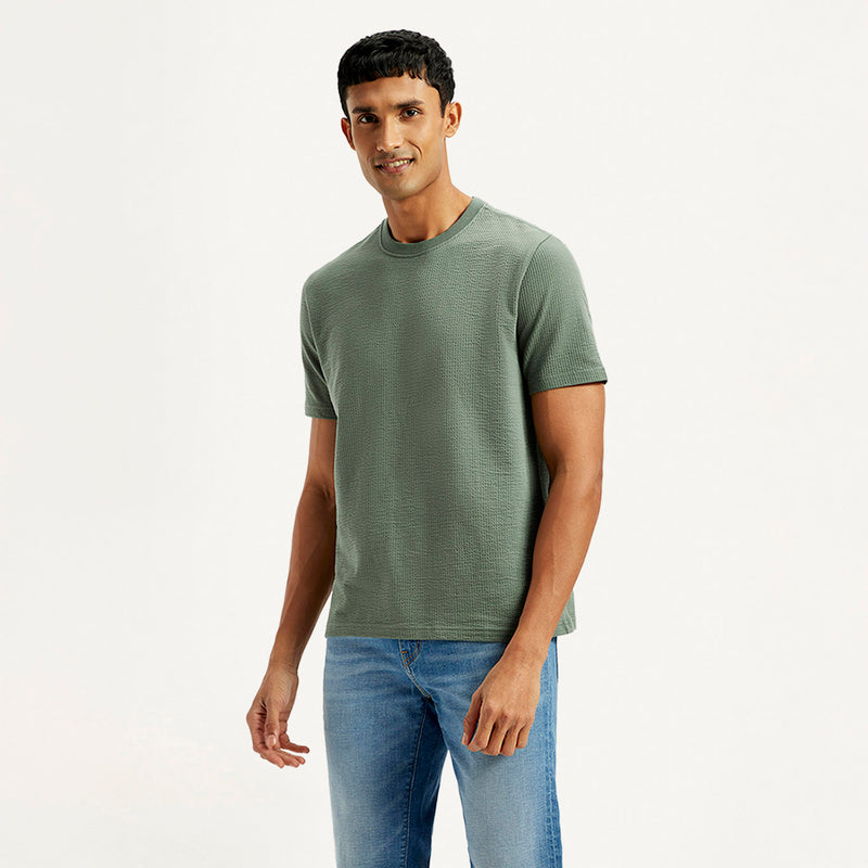 Levi's® Men's Solid Regular Fit T-Shirt