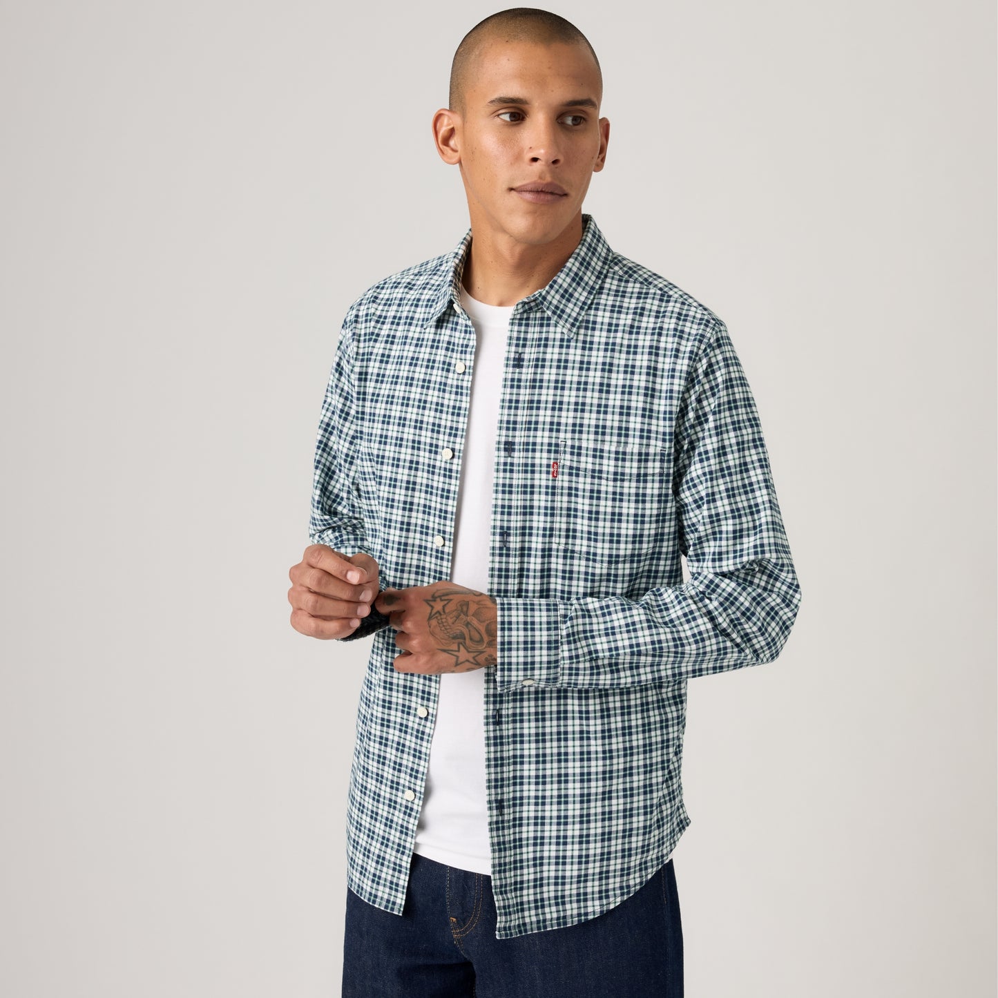 LEVI'S® MEN'S CLASSIC POCKET STANDARD FIT SHIRT - MULTI COLOUR