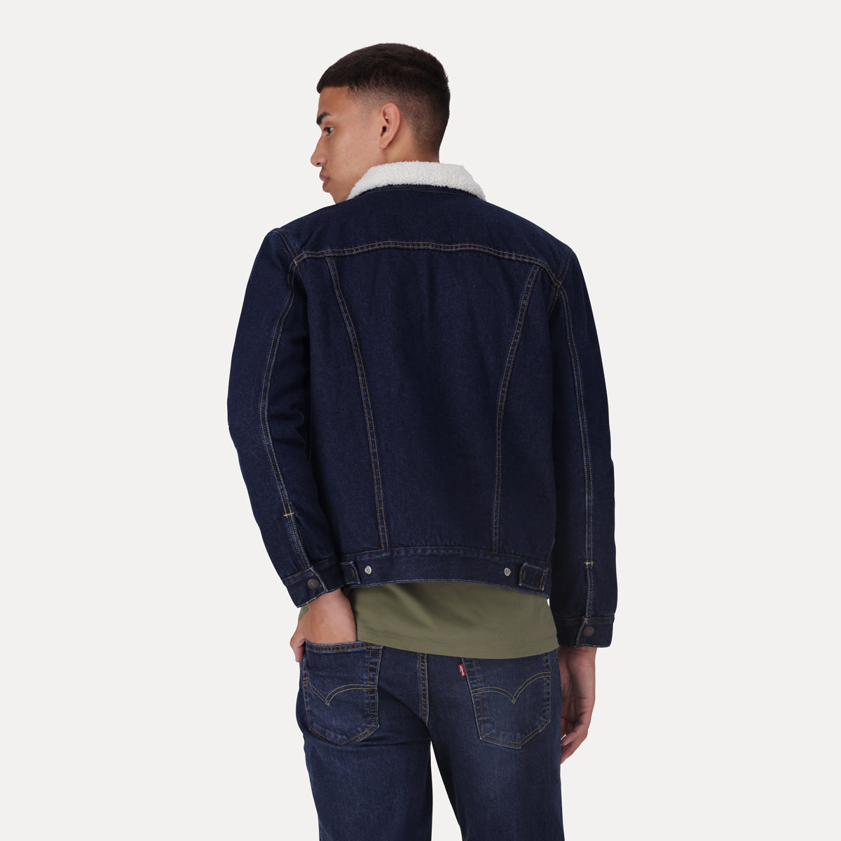 LEVI'S® MEN'S TYPE III SHERPA TRUCKER JACKET - MED INDIGO - WORN IN