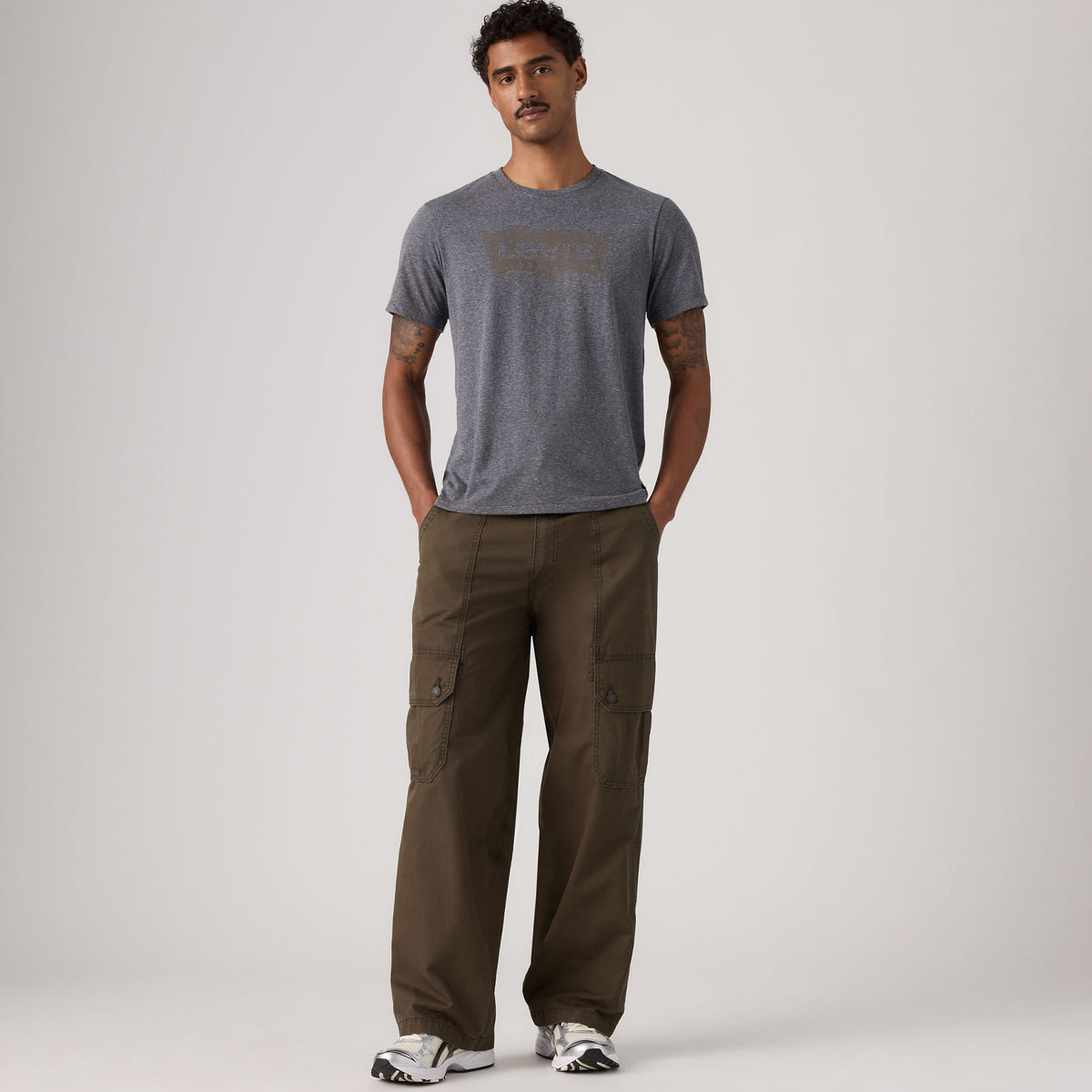 LEVI'S® MEN'S EXTRA BAGGY CARGOS - BROWN