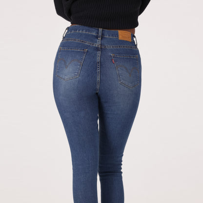LEVI'S® WOMEN'S CURVY HIGH-RISE SUPER SKINNY  - MED INDIGO - WORN IN