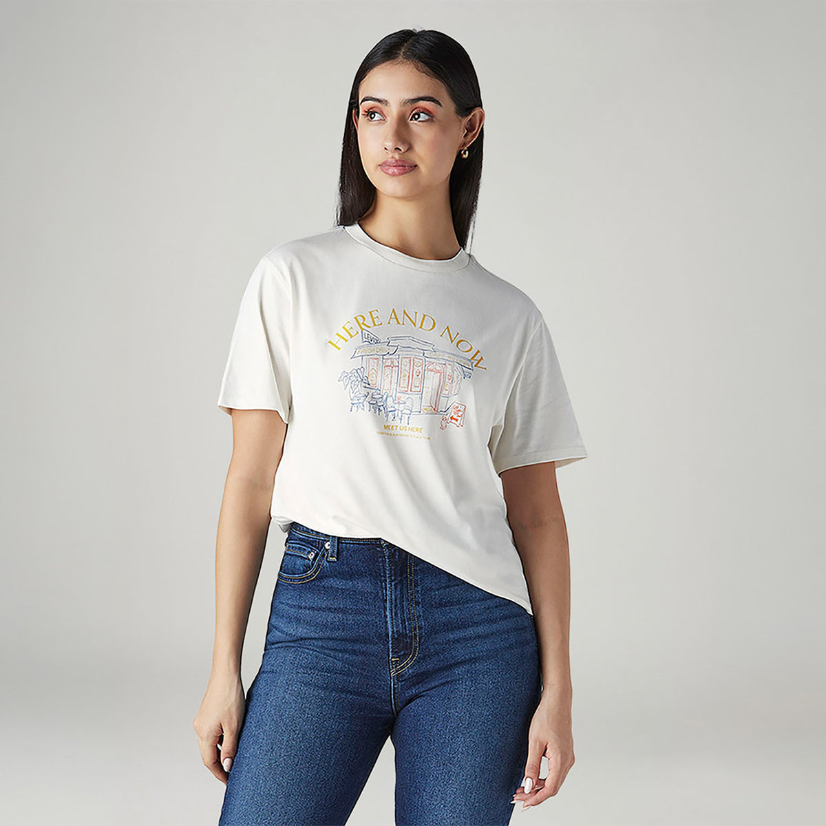 LEVI'S® WOMEN'S GRAPHIC PRINT REGULAR FIT T-SHIRT - WHITE