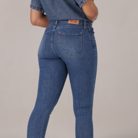 Levi's® Women's Curvy Super Skinny - Med Indigo - Flat Finish
