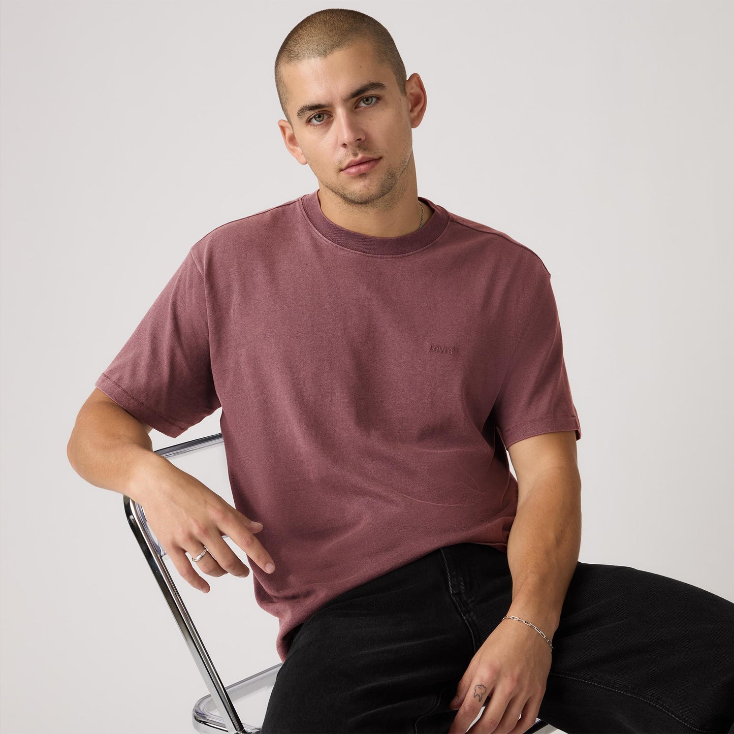 LEVI'S® MEN'S RED TAB VINTAGE T-SHIRT - MULTI COLOUR