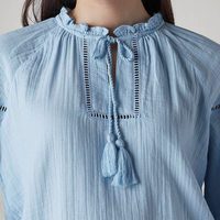 LEVI'S® WOMEN'S TEXTURED REGULAR FIT TOP - BLUE