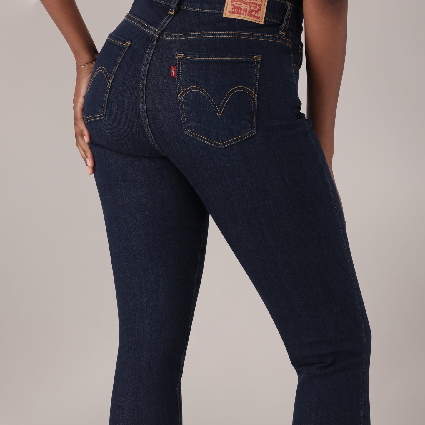 LEVI'S® WOMEN'S CURVY HIGH-RISE SUPER SKINNY  - DARK INDIGO - WORN IN