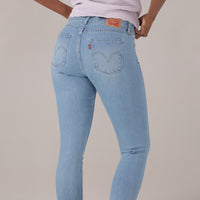 Levi's® Women's Curvy Super Skinny - Light Indigo - Worn In