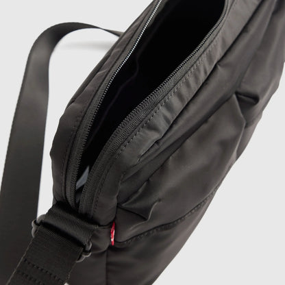 LEVI'S® MEN'S MISSION BAY CROSSBODY - BLACK