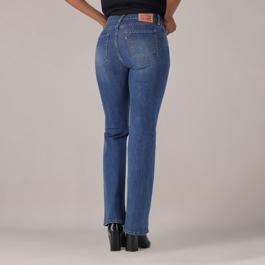 LEVI'S® WOMEN'S CURVY FLARE  - MED INDIGO - WORN IN