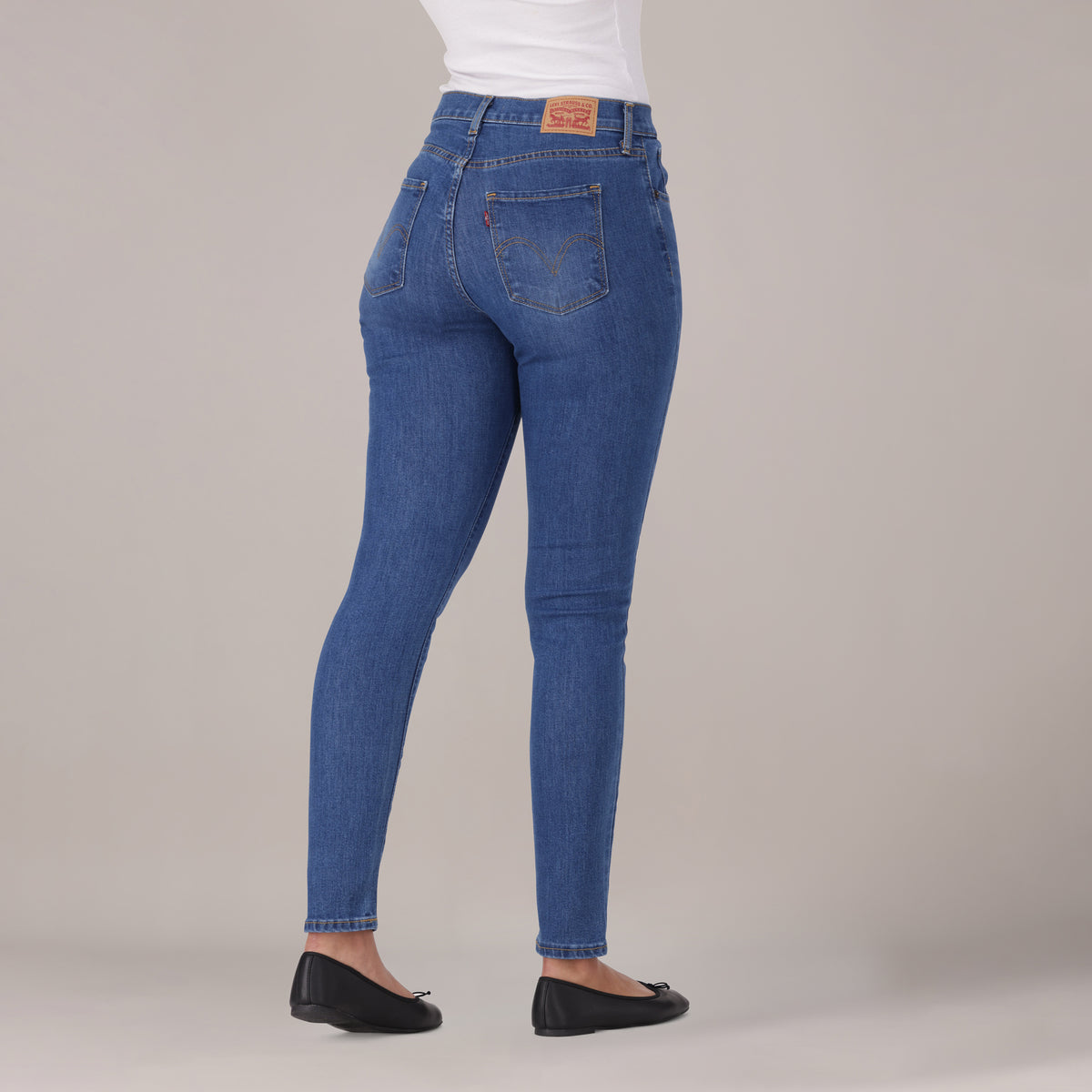 LEVI'S® WOMEN'S CURVY HIGH-RISE SUPER SKINNY  - MED INDIGO - WORN IN