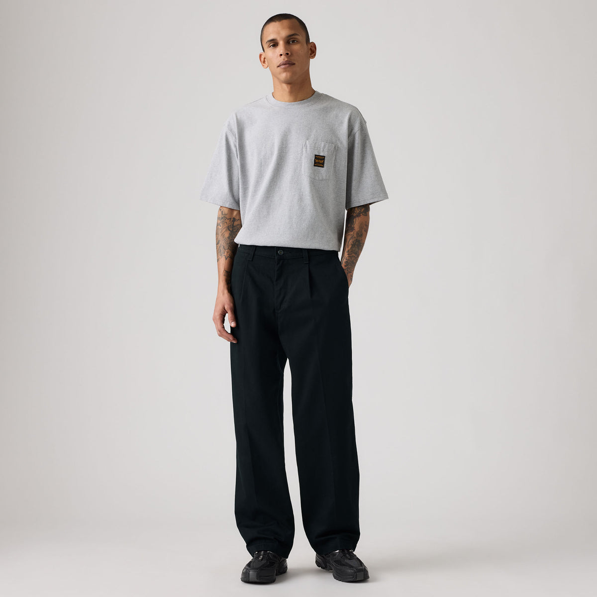 LEVI'S® MEN'S LOOSE PLEATED WORK CHINOS - BLACK