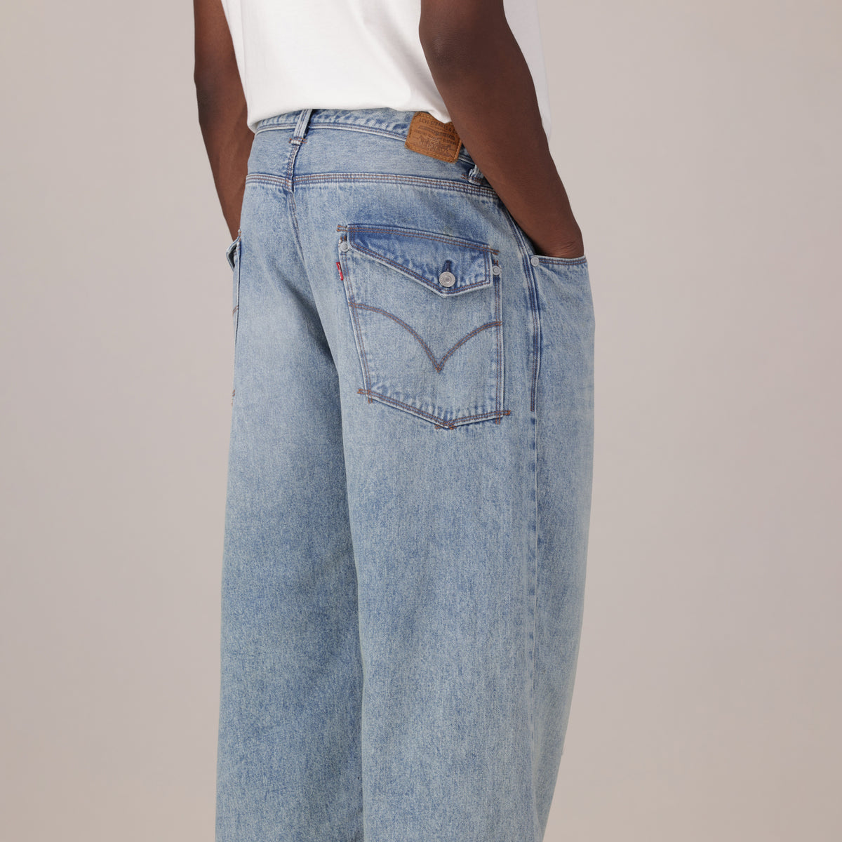 LEVI'S® MEN'S TWISTED BAGGY WIDE-LEG  JEANS - LIGHT INDIGO - WORN IN
