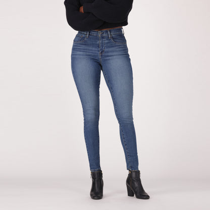 LEVI'S® WOMEN'S CURVY HIGH-RISE SUPER SKINNY  - MED INDIGO - WORN IN