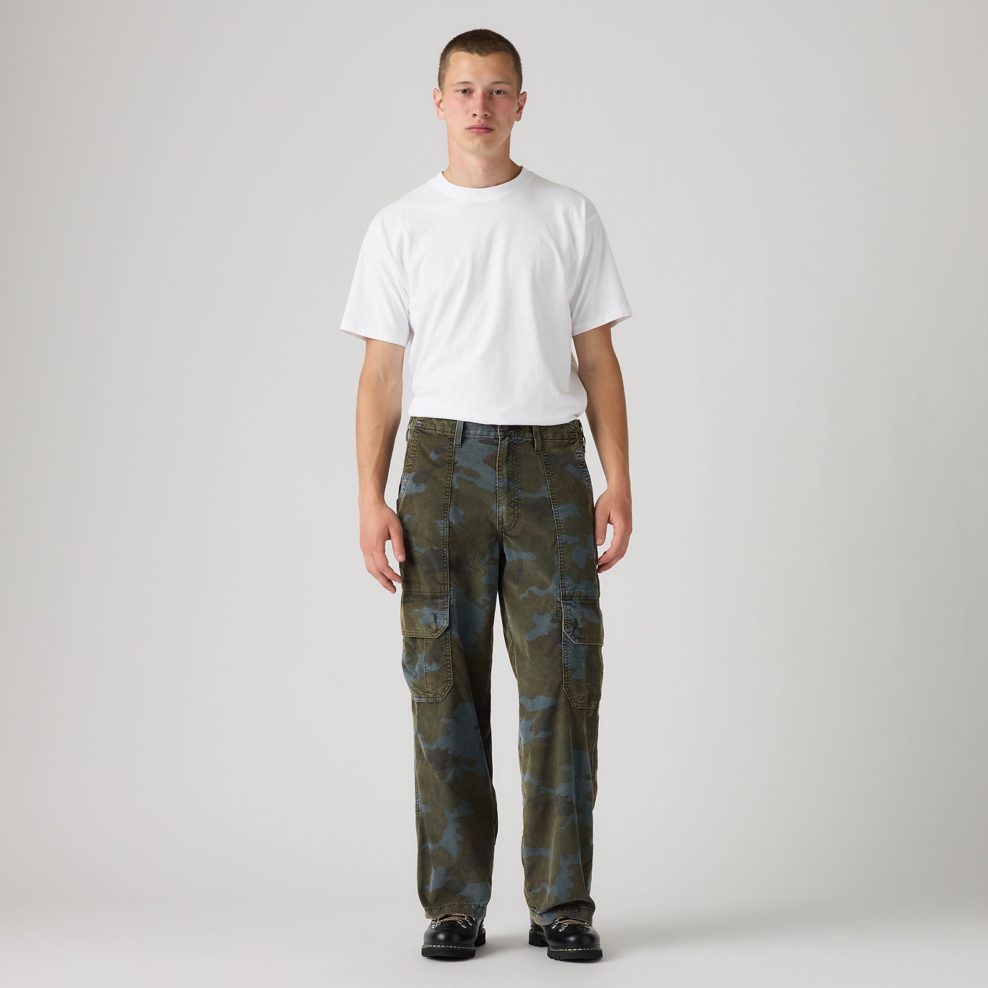 LEVI'S® MEN'S EXTRA BAGGY CARGOS - MULTI-COLOR