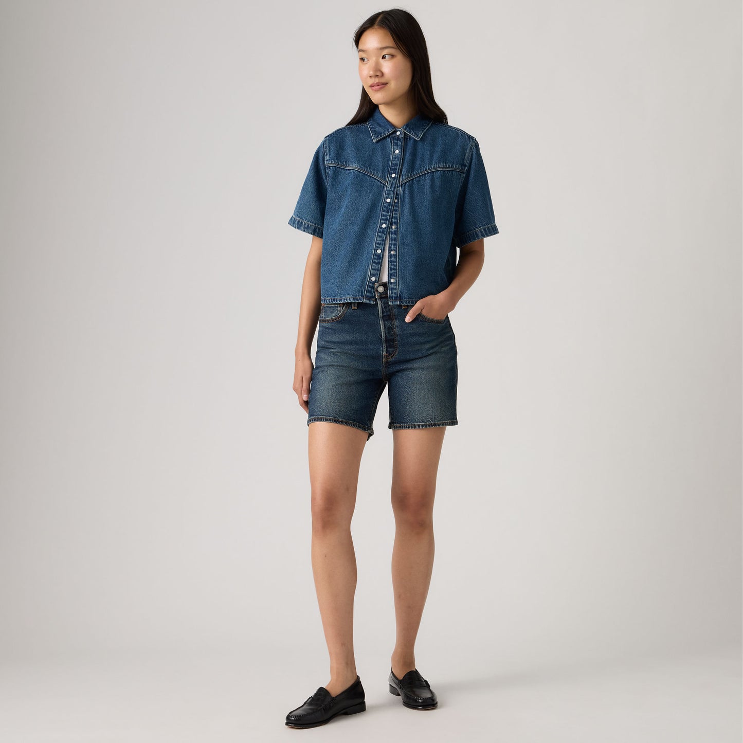 LEVI'S® WOMEN'S 501® MID-THIGH SHORTS - DARK INDIGO - WORN IN