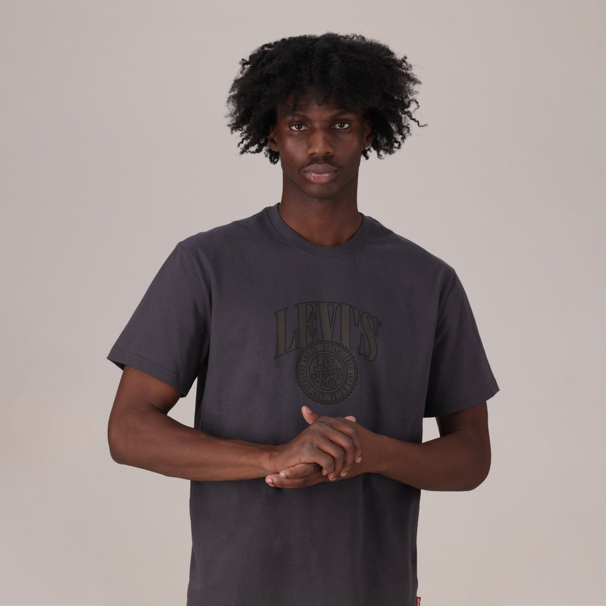 LEVI'S® MEN'S RELAXED FIT SHORT-SLEEVE GRAPHIC T-SHIRT - BLACK