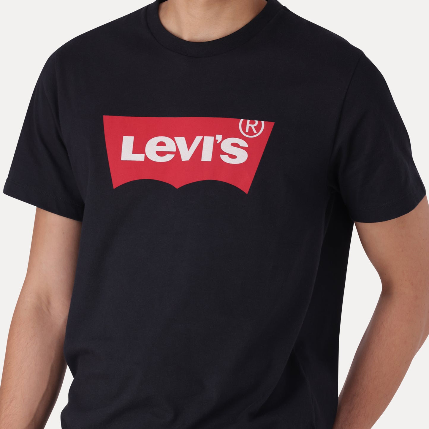 LEVI'S® MEN'S GRAPHIC SET-IN NECK T-SHIRT - BLACK