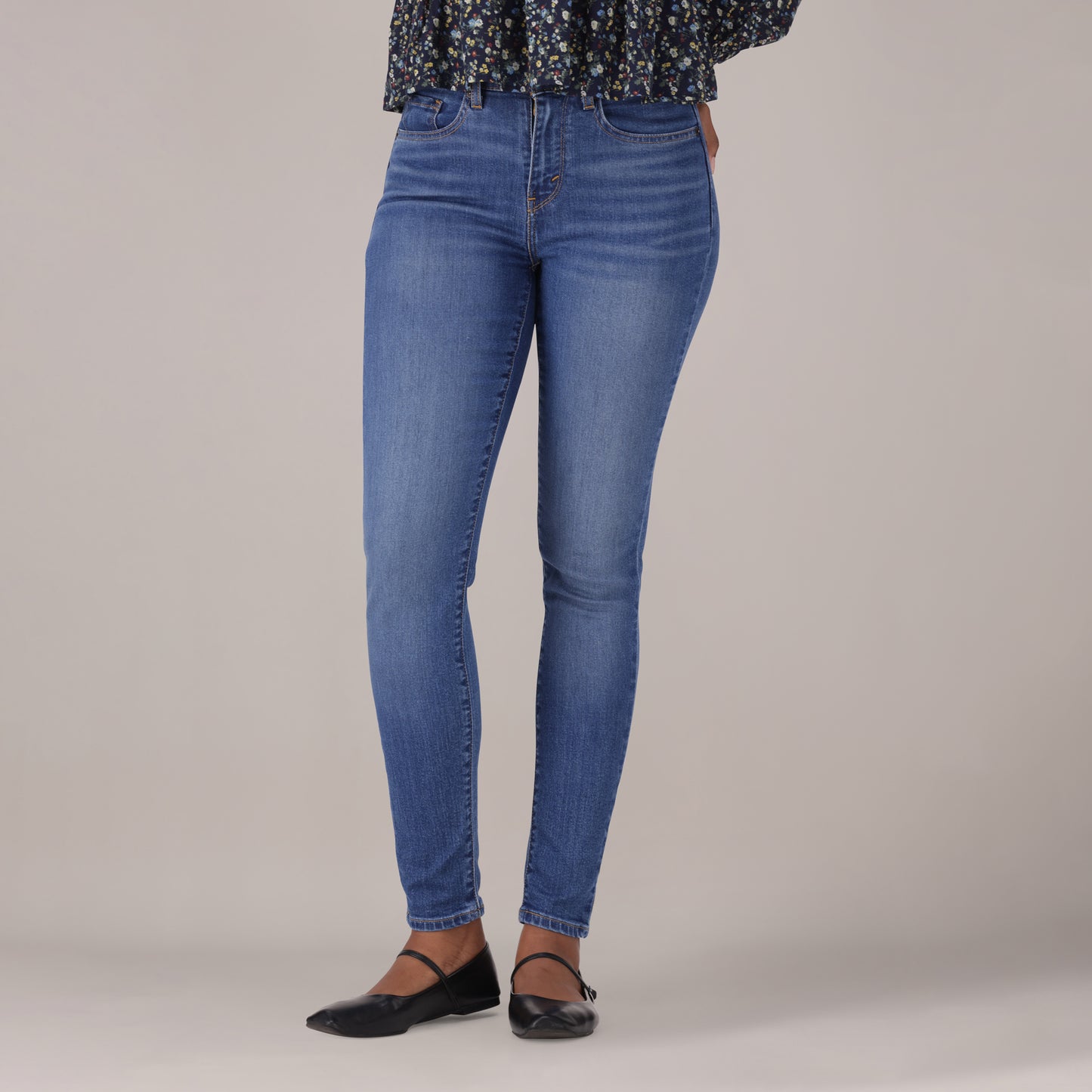 LEVI'S® WOMEN'S CURVY HIGH-RISE SUPER SKINNY  - MED INDIGO - WORN IN