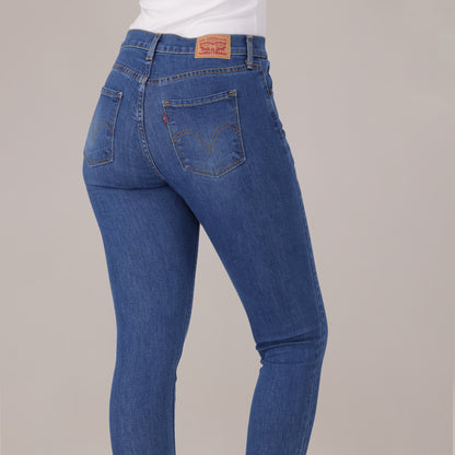 LEVI'S® WOMEN'S CURVY HIGH-RISE SUPER SKINNY  - MED INDIGO - WORN IN