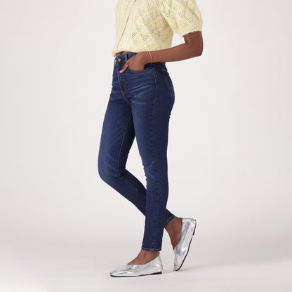 LEVI'S® WOMEN'S 720 HIGH-RISE SUPER SKINNY JEANS - MED INDIGO - FLAT FINISH