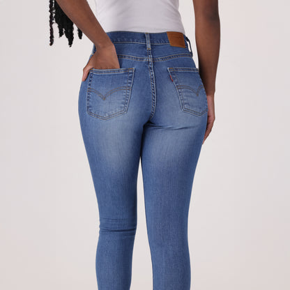 LEVI'S® WOMEN'S 720 HIGH-RISE SUPER SKINNY JEANS - MED INDIGO - WORN IN