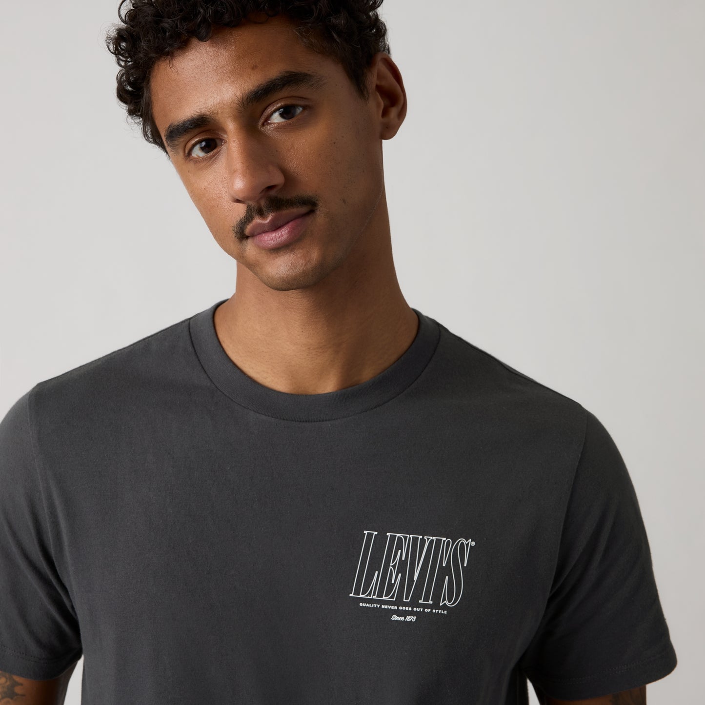 LEVI'S® MEN'S CLASSIC GRAPHIC T-SHIRT - MULTI COLOUR