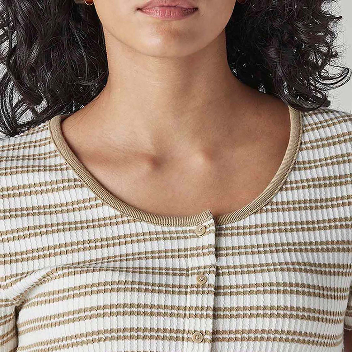 LEVI'S® WOMEN'S STRIPED CREAM ROUND NECK TOP - MULTI-COLOR