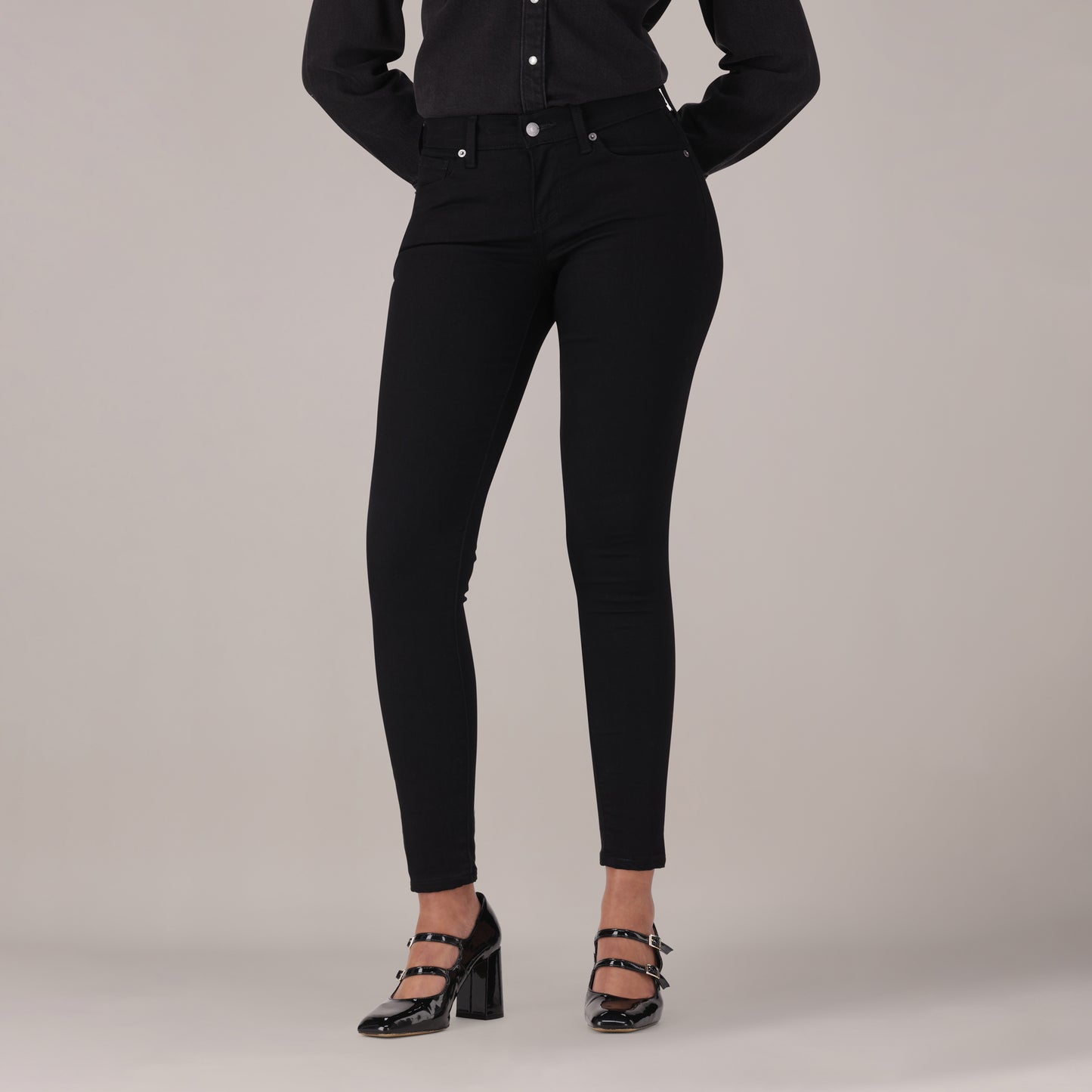 LEVI'S® WOMEN'S CURVY SUPER SKINNY  - BLACK