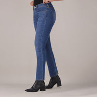 LEVI'S® WOMEN'S CURVY STRAIGHT  - MED INDIGO - WORN IN