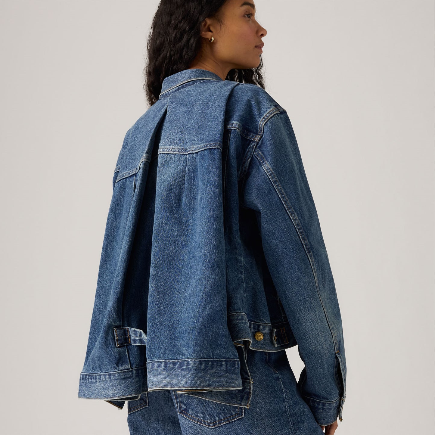 LEVI'S® X SACAI WOMEN'S DENIM JACKET - MED INDIGO - WORN IN