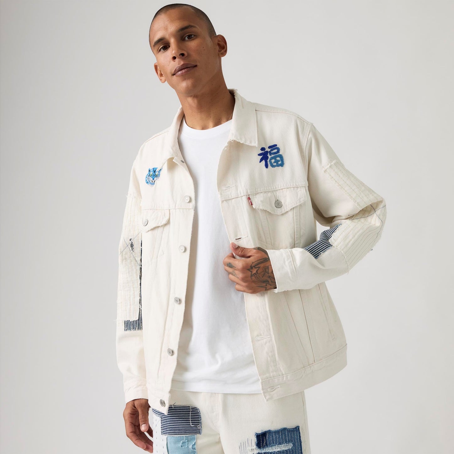 LEVI'S® MEN'S RELAXED TRUCKER JACKET - WHITE