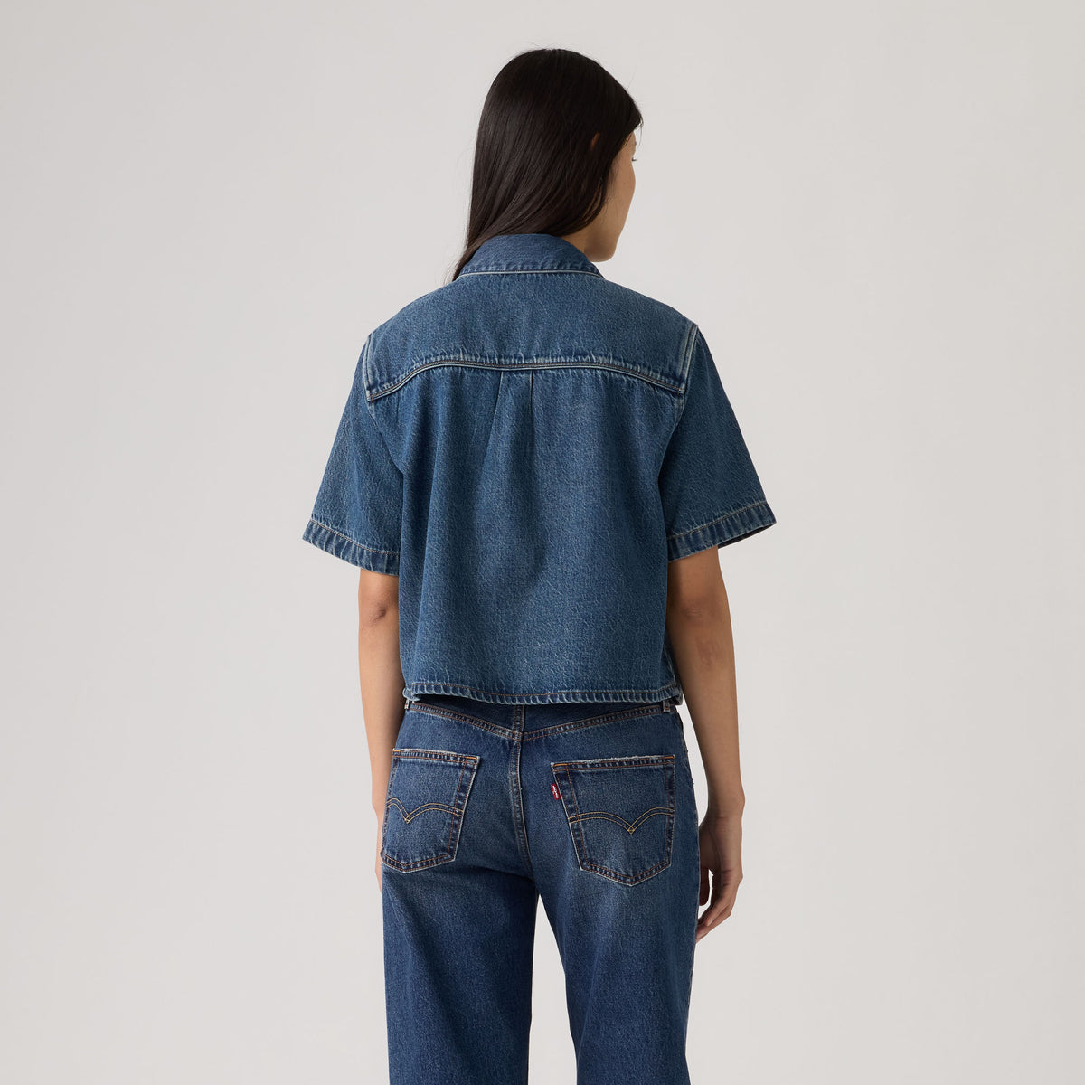LEVI'S® WOMEN'S LOGAN SHORT-SLEEVE DENIM SHIRT - DARK INDIGO - WORN IN