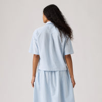 LEVI'S® WOMEN'S NOVELTY HARLIE SHORT-SLEEVE CROPPED SHIRT - BLUE