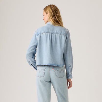 LEVI'S® WOMEN'S LOGAN SHACKET - LIGHT INDIGO - WORN IN