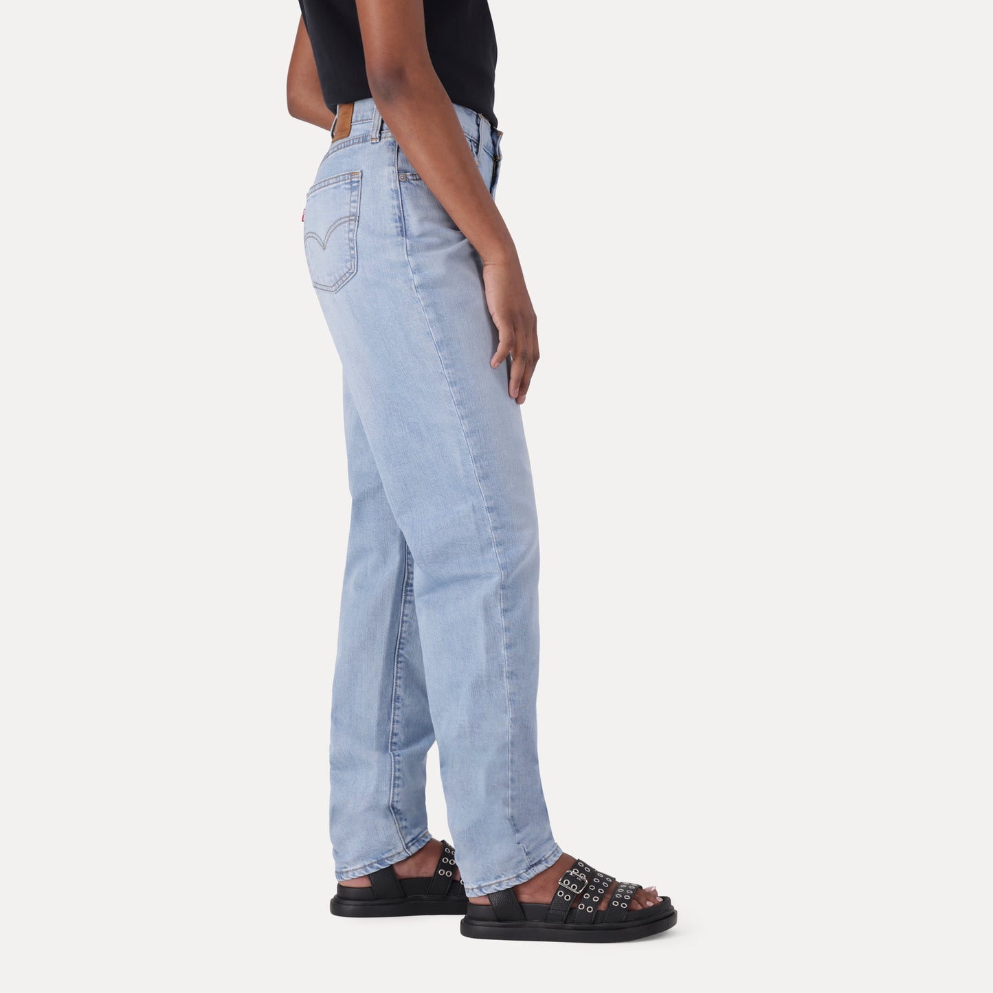 LEVI'S® WOMEN'S '80S MOM JEANS - MED INDIGO - WORN IN