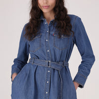 LEVI'S® WOMEN'S QUINCEY LONG-SLEEVE MAXI DRESS - MED INDIGO - FLAT FINISH