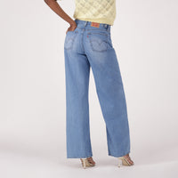 LEVI'S® WOMEN'S CINCH BAGGY JEANS - MED INDIGO - WORN IN